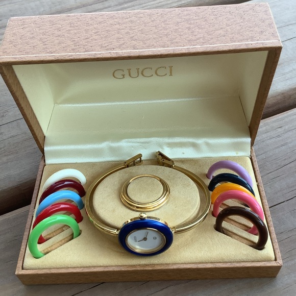 Ladies Gucci watch with interchangeable bezels🌸🌼 - Picture 7 of 14